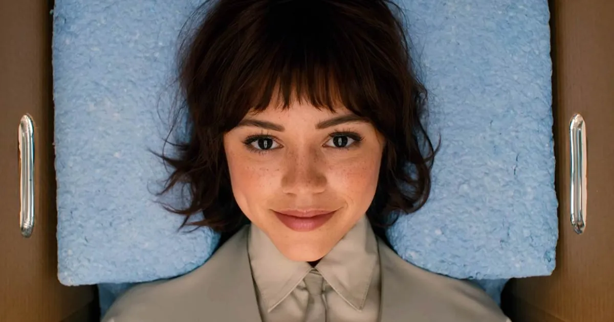 Imagem de divulgação de Klara and the Sun, filme dirigido por Taika Waititi